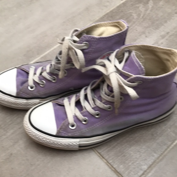 Converse shoes - Picture 2 of 4
